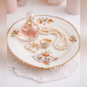 Gold-trimmed Orange and White Flower Vanity Tray | 6 inches | Beauty & Elegance
